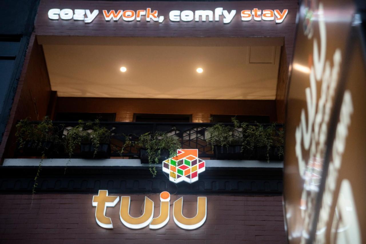 Tuju Arteri Pods Hostel Jakarta Exterior photo